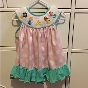3/$25 Busy Bees Princess Disney Smock Top